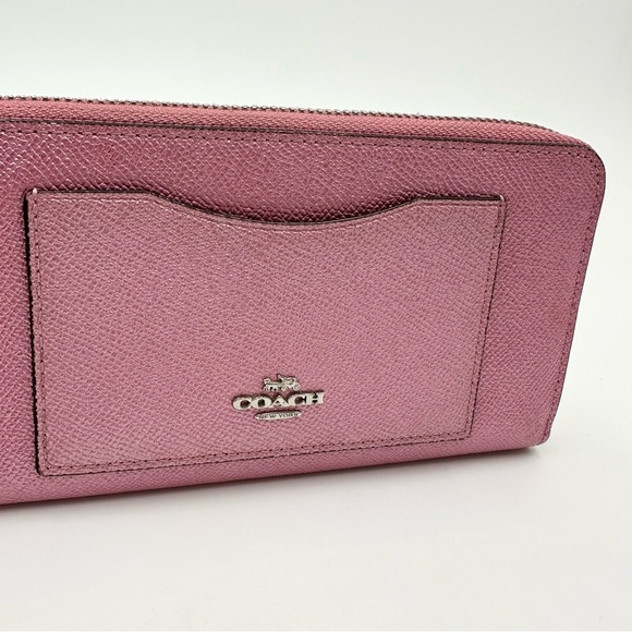 Coach Crossgrain Leather Accordion Zip Wallet
Metallic Antique Blush F21068 - Picture 3 of 15